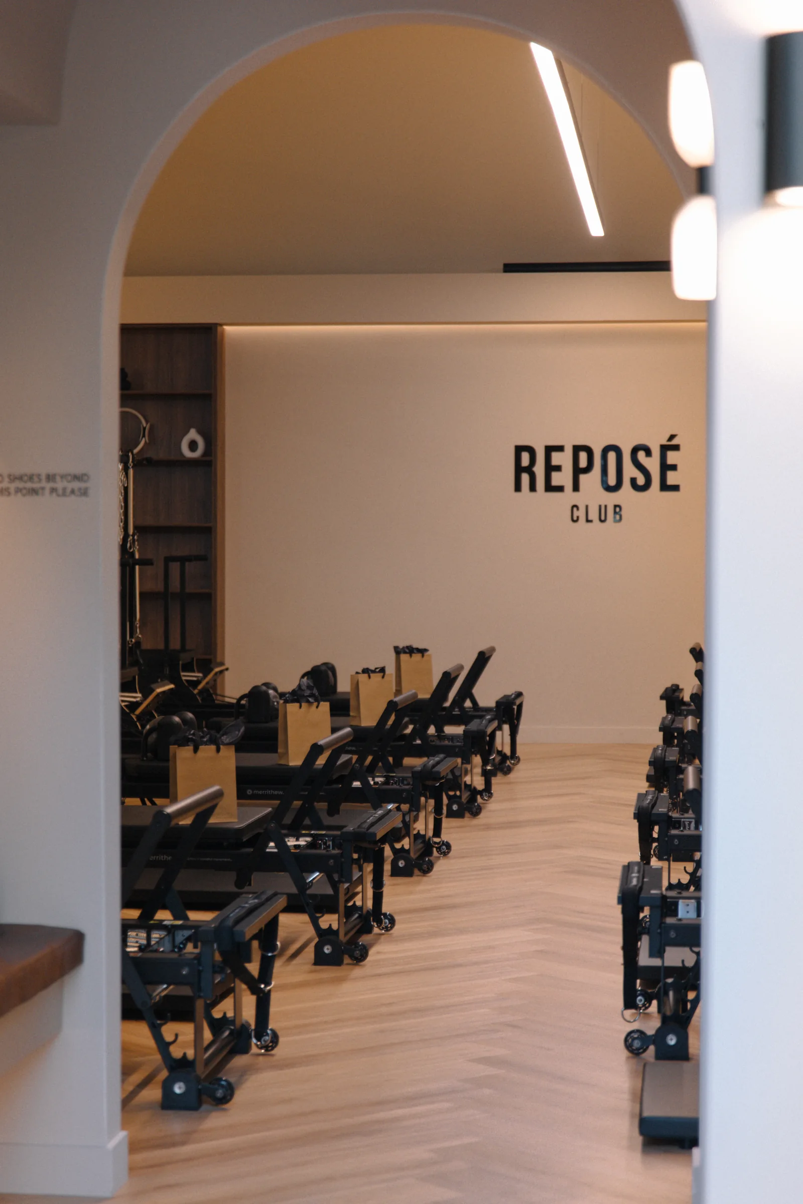 REPOSÉ CLUB — Cadillac Reformers with integrated towers